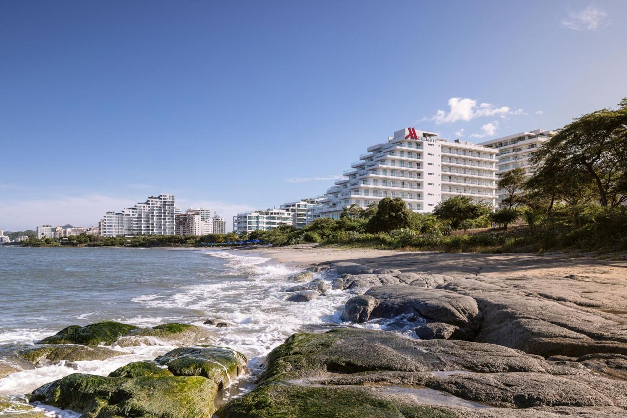 Santa Marta Marriott Resort Playa Dormida Exterior foto The hotel from the beach
